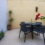 1br Townhouse Escape *