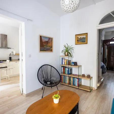 1br Townhouse Escape