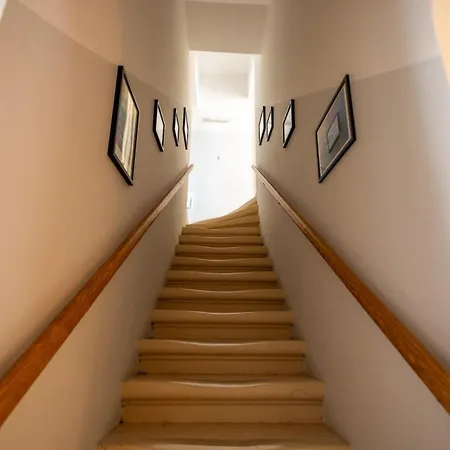 1br Townhouse Escape *