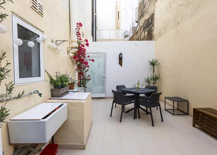 1br Townhouse Escape * Слима