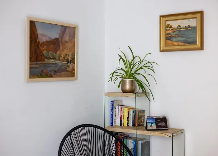 1br Townhouse Escape